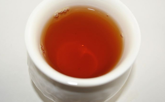 金寨红茶汤色